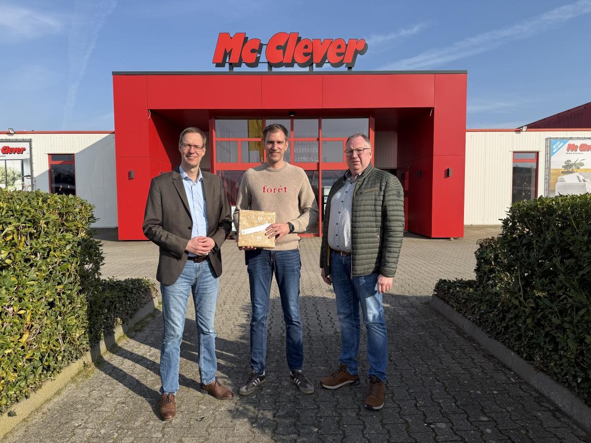 Umbau mit klarem Fokus auf Kundenerlebnis: Möbelhaus McClever präsentiert sich in neuem Glanz Umbau mit klarem Fokus auf Kundenerlebnis: Möbelhaus McClever präsentiert sich in neuem Glanz