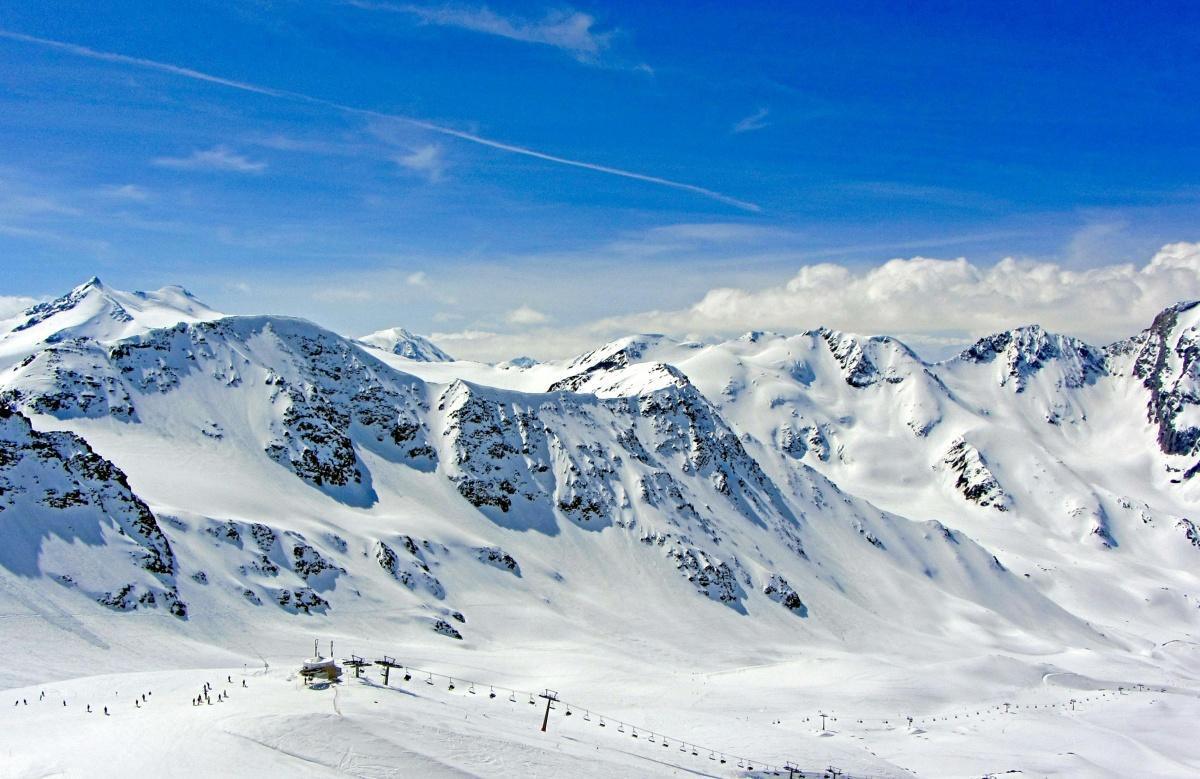 MONTAGNE TOUTE SAISON