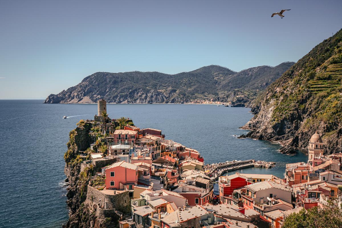 Sara Canonici Fotografa di Ritratti e Paesaggi - Cinque Terre Sara Canonici Fotografa di Ritratti e Paesaggi - Cinque Terre