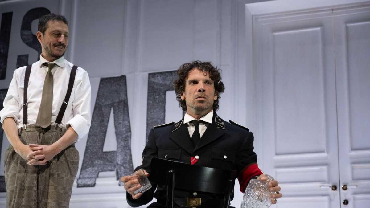 IL MEDICO DEI MAIALI scritto e diretto da Davide Sacco con Luca Bizzarri e Francesco Montanari (start h. 20.45)