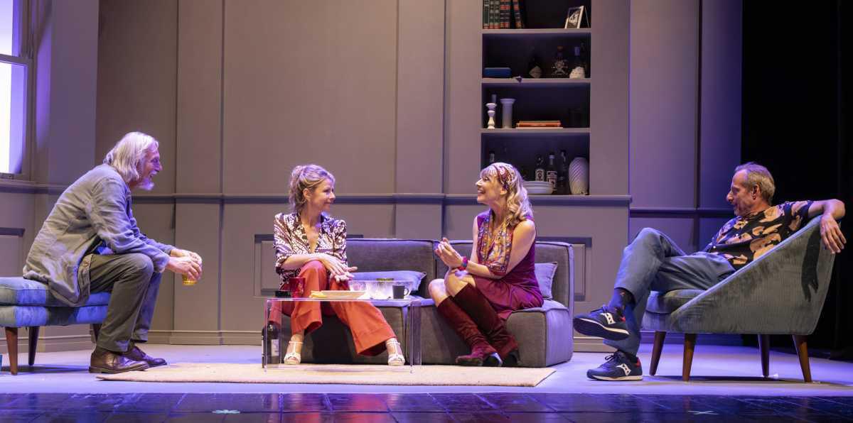 VICINI DI CASA dalla commedia “Sentimental” di Cesc Gay (start h. 20.45) VICINI DI CASA dalla commedia “Sentimental” di Cesc Gay (start h. 20.45)