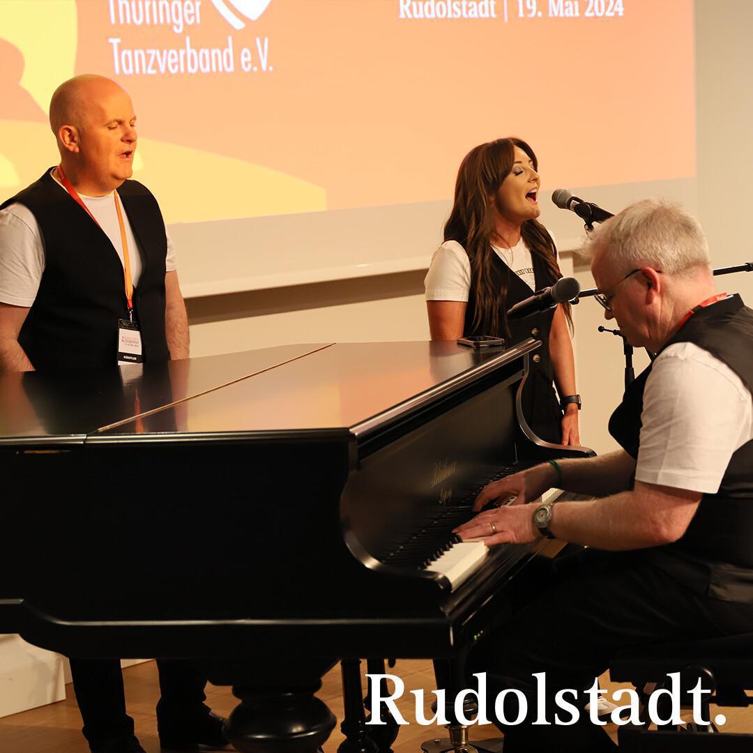 🎉 Das 30. Rudolstädter Altstadtfest ist eröffnet! 🎉 Das 30. Rudolstädter Altstadtfest ist eröffnet!