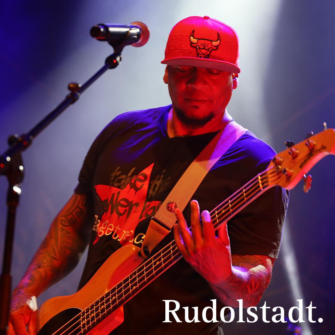 🎉 Achim Petry rockt gerade die Bühne des 30. Rudolstädter Altstadtfestes! 🎉