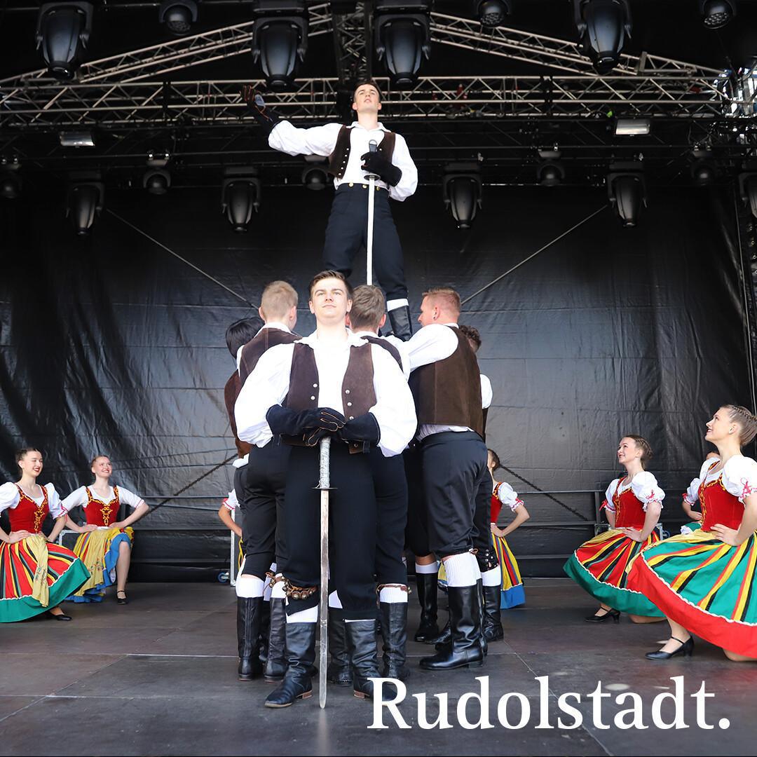 Thüringer Folklore Tanzensemble Rudolstadt begeistert die Menge! 🎉 Thüringer Folklore Tanzensemble Rudolstadt begeistert die Menge! 🎉