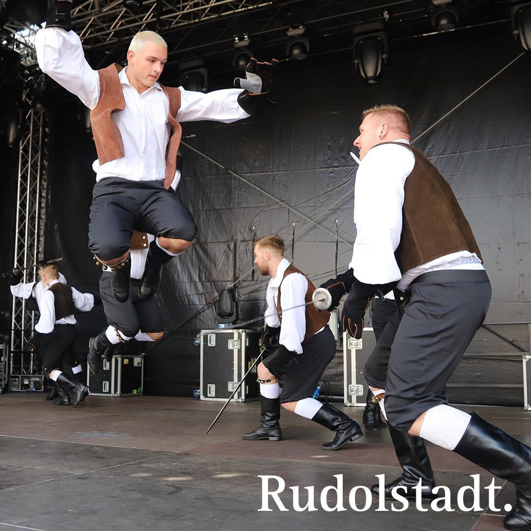 Thüringer Folklore Tanzensemble Rudolstadt begeistert die Menge! 🎉 Thüringer Folklore Tanzensemble Rudolstadt begeistert die Menge! 🎉