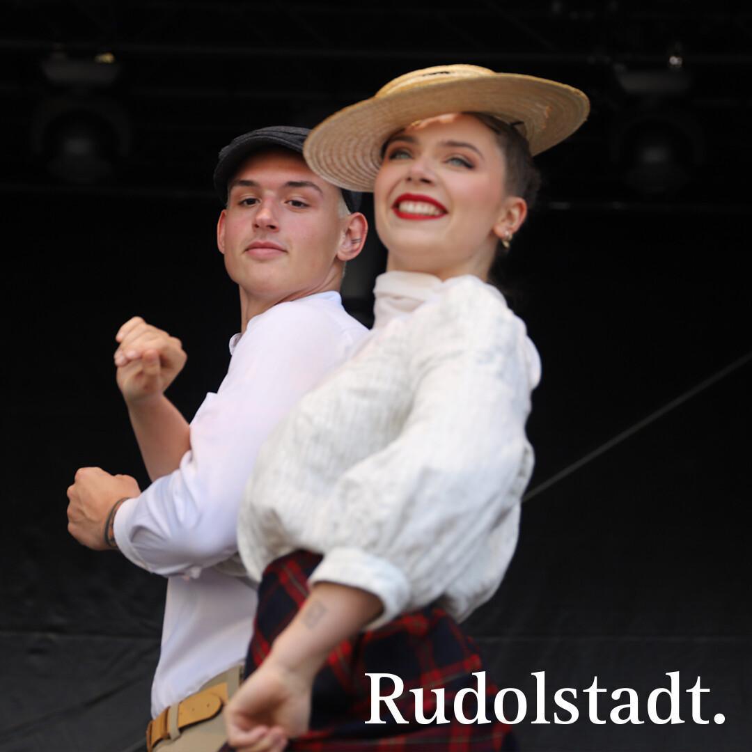 Thüringer Folklore Tanzensemble Rudolstadt begeistert die Menge! 🎉 Thüringer Folklore Tanzensemble Rudolstadt begeistert die Menge! 🎉