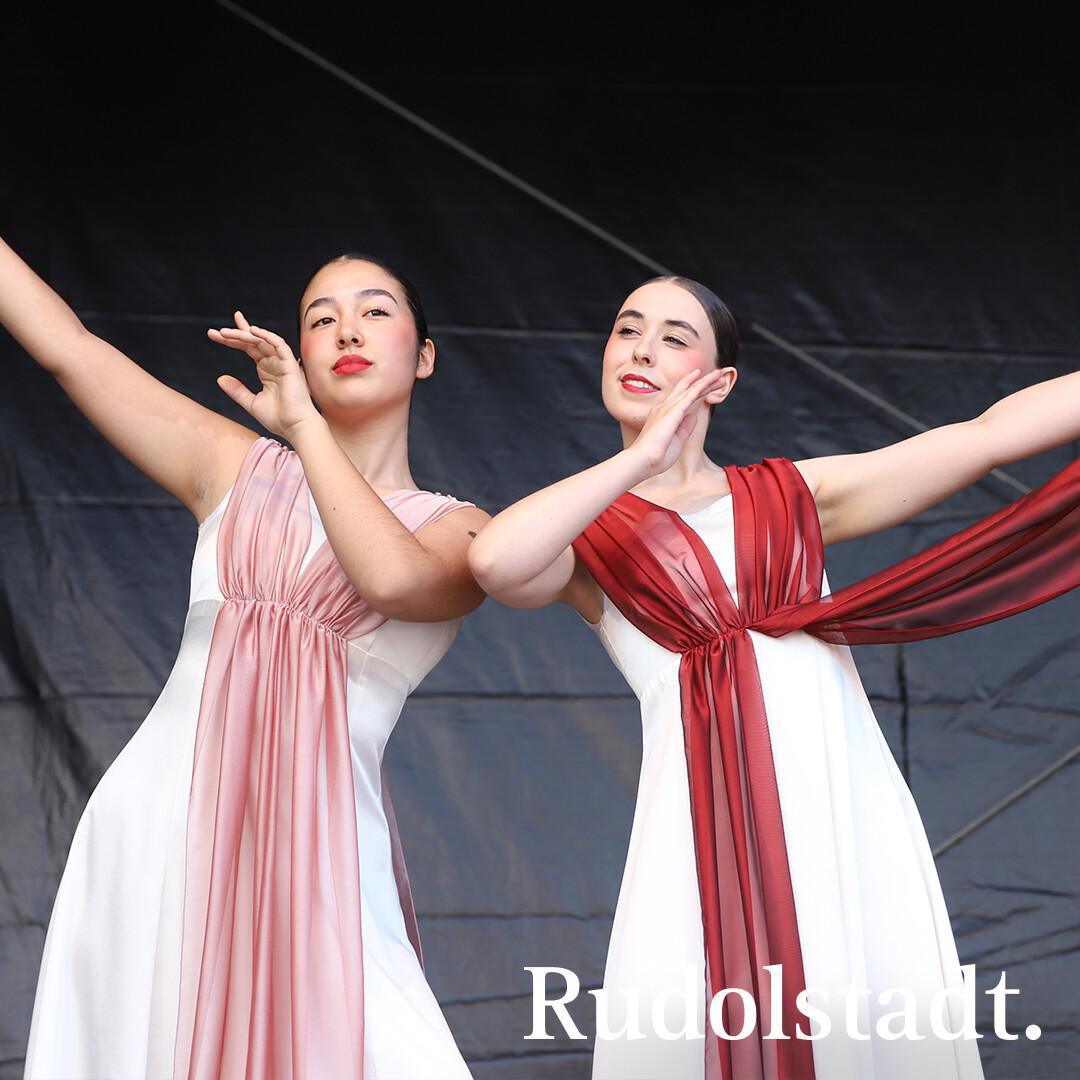 Thüringer Folklore Tanzensemble Rudolstadt begeistert die Menge! 🎉 Thüringer Folklore Tanzensemble Rudolstadt begeistert die Menge! 🎉