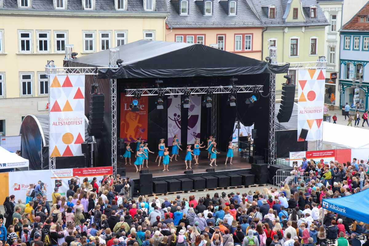 17. offene Tanzwettbewerb "Thüringer Löwe" 17. offene Tanzwettbewerb "Thüringer Löwe"