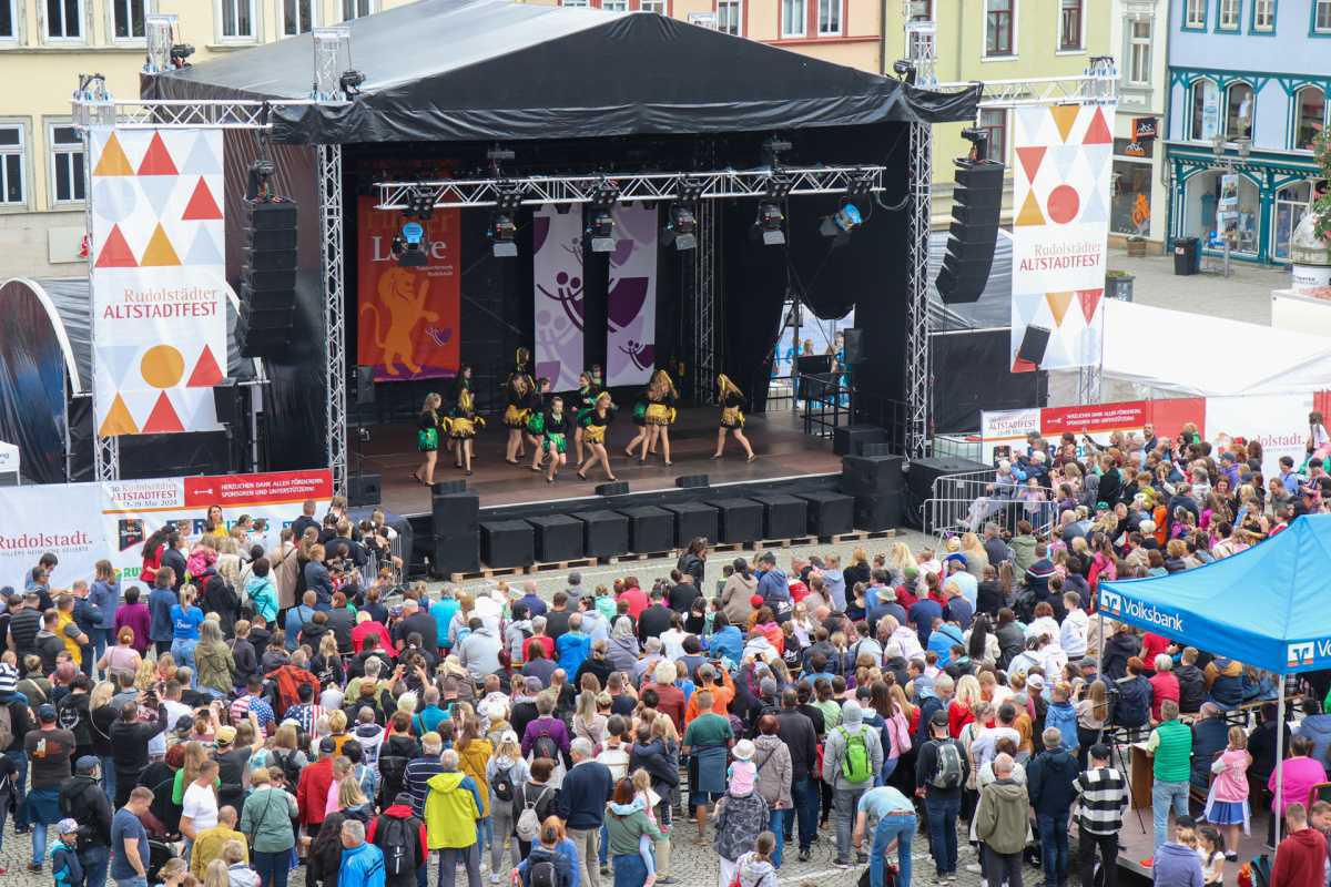 17. offene Tanzwettbewerb "Thüringer Löwe" 17. offene Tanzwettbewerb "Thüringer Löwe"