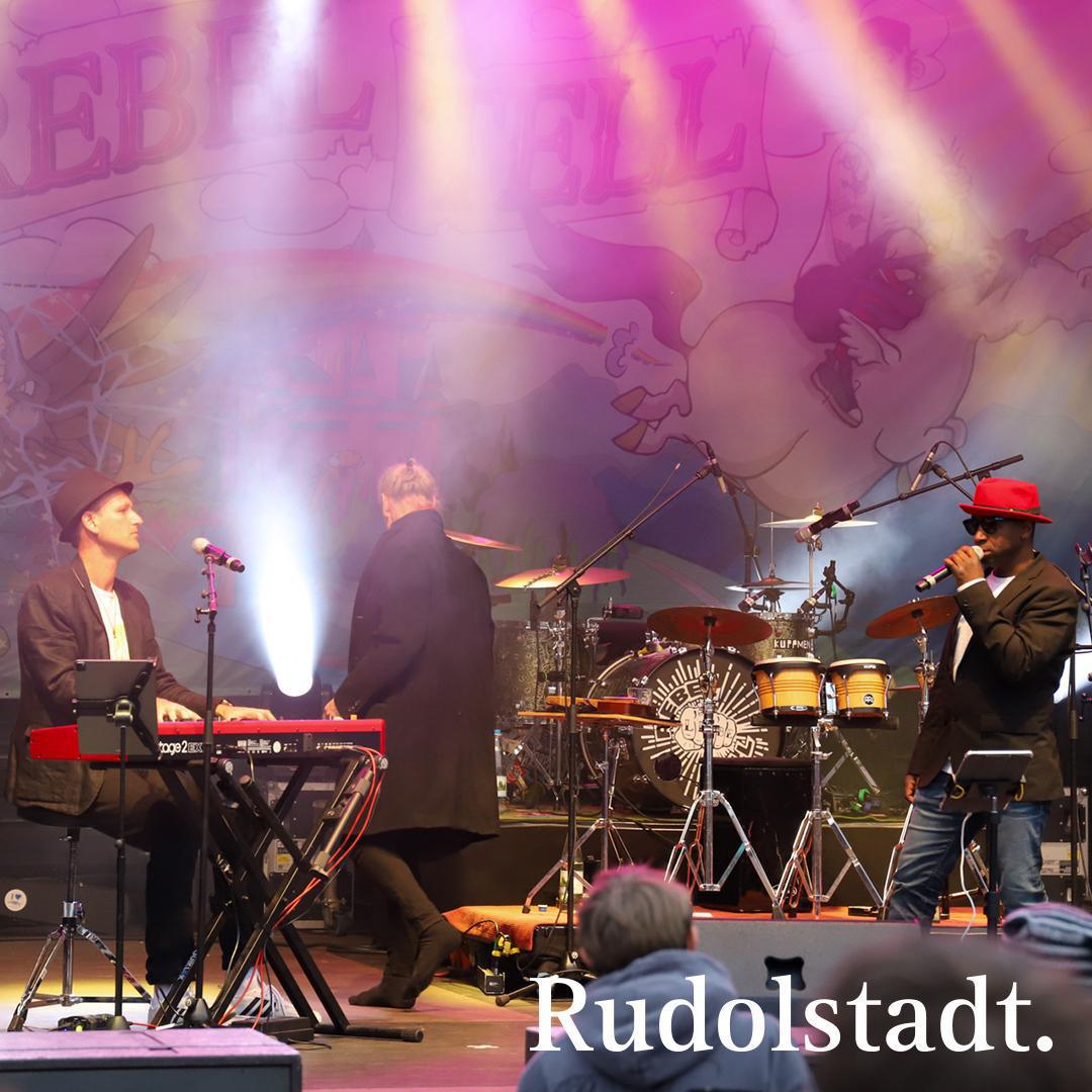 Special Guest Band live on stage – Stimmung pur am Abend!