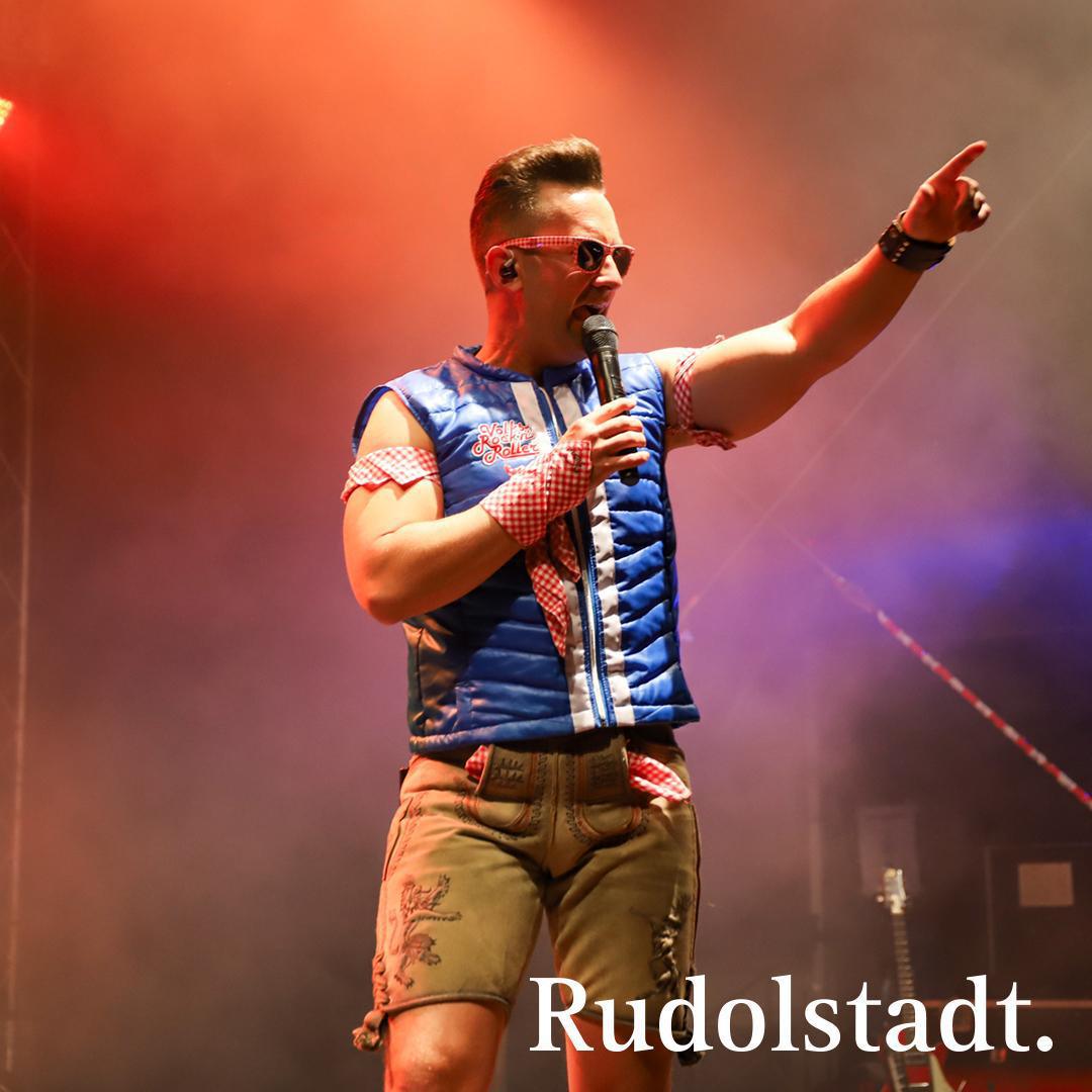Jetzt auf der Bühne: Kevin – das Andreas Gabalier Double!