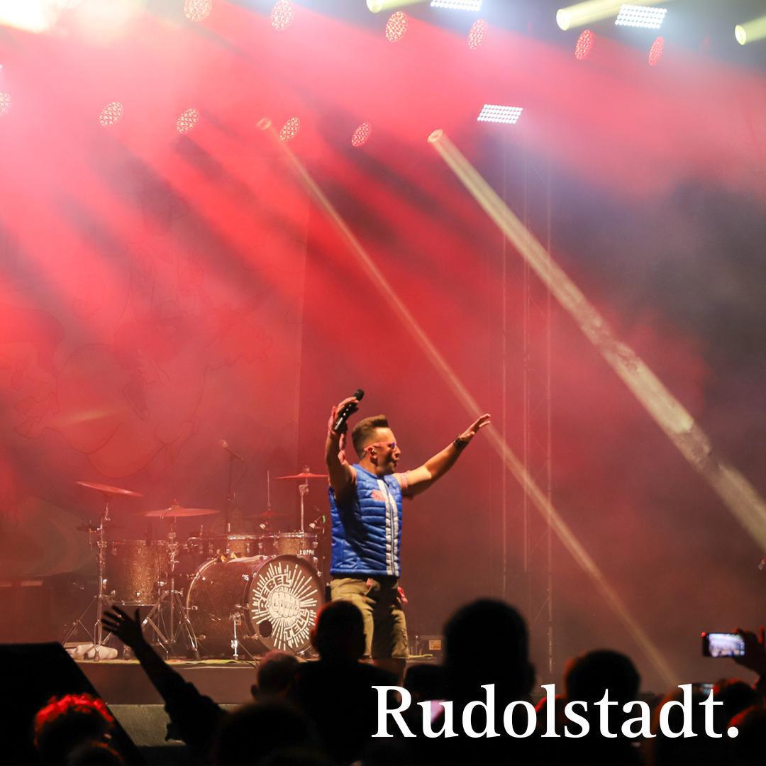 Jetzt auf der Bühne: Kevin – das Andreas Gabalier Double!