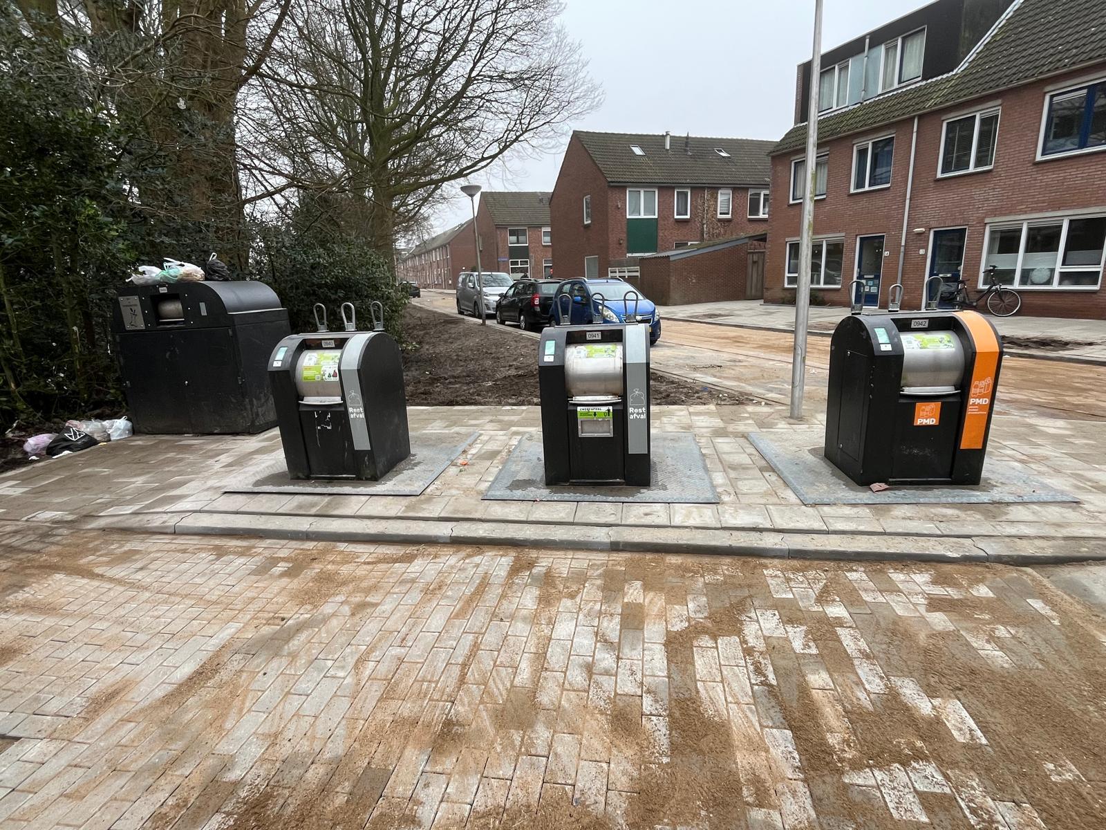 Ondergrondse containers Zuidrandflat open voor gebruik
