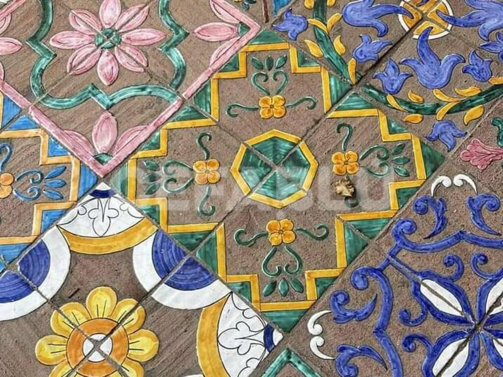 Collesano: La Tradizione della Ceramica Artistica Siciliana Collesano: La Tradizione della Ceramica Artistica Siciliana