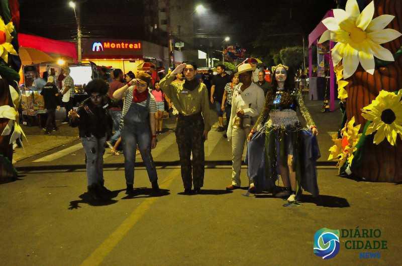 Três Lagoas celebra a 35ª Festa do Folclore com shows de Eduardo Costa e Canavarro Três Lagoas celebra a 35ª Festa do Folclore com shows de Eduardo Costa e Canavarro