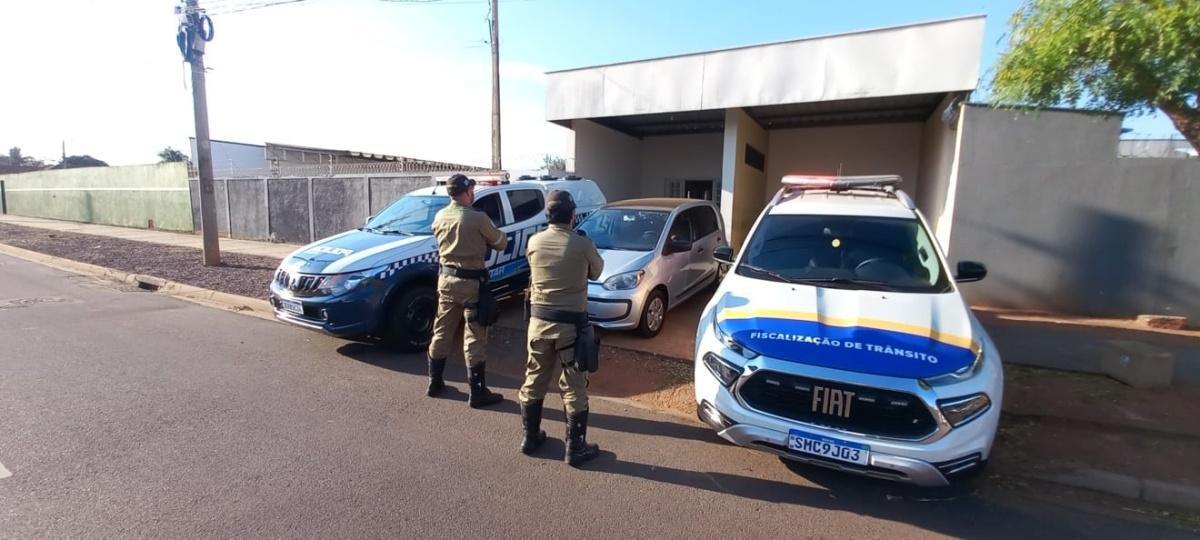 Carro roubado no Rio de Janeiro é recuperado em Três Lagoas