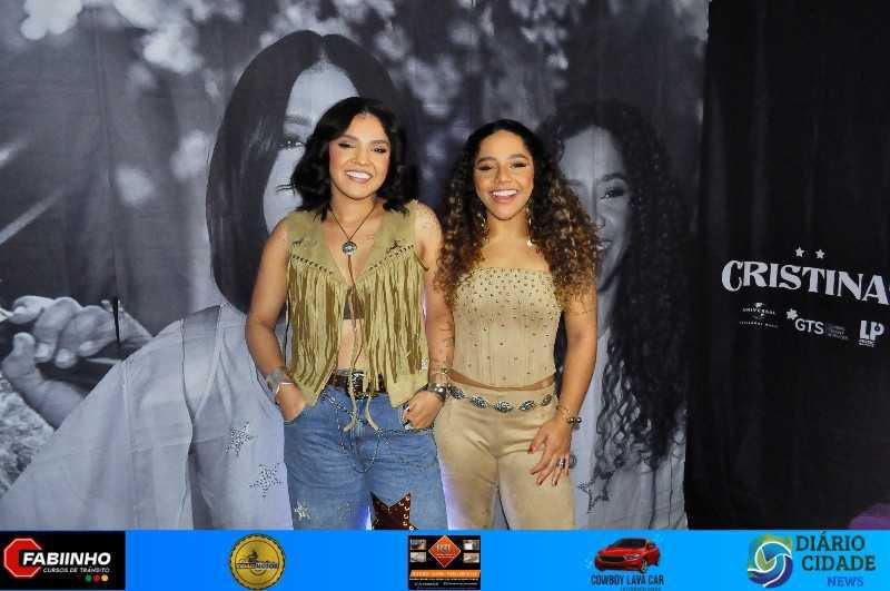 Uma Noite Inesquecível no Müller Pub com As Irmãs Cristinas! Uma Noite Inesquecível no Müller Pub com As Irmãs Cristinas!