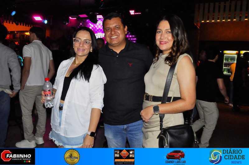 Uma Noite Inesquecível no Müller Pub com As Irmãs Cristinas!