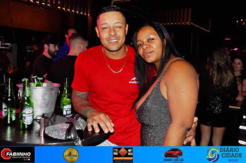 Uma Noite Inesquecível no Müller Pub com As Irmãs Cristinas! Uma Noite Inesquecível no Müller Pub com As Irmãs Cristinas!