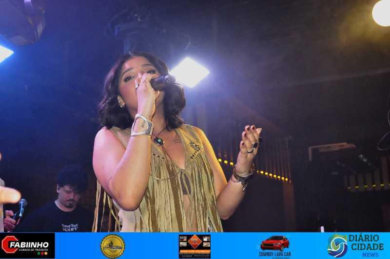 Uma Noite Inesquecível no Müller Pub com As Irmãs Cristinas! Uma Noite Inesquecível no Müller Pub com As Irmãs Cristinas!