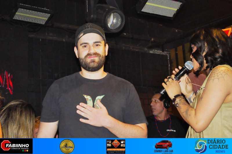 Uma Noite Inesquecível no Müller Pub com As Irmãs Cristinas!