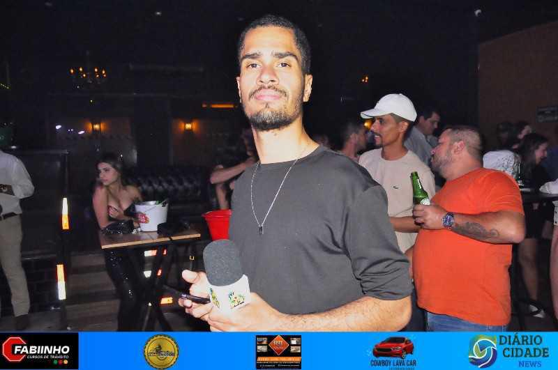 Uma Noite Inesquecível no Müller Pub com As Irmãs Cristinas!