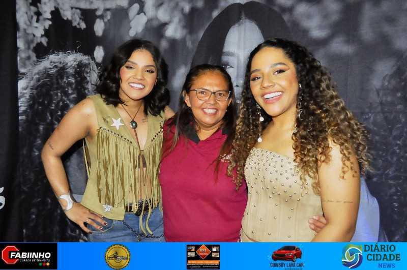 Uma Noite Inesquecível no Müller Pub com As Irmãs Cristinas! Uma Noite Inesquecível no Müller Pub com As Irmãs Cristinas!