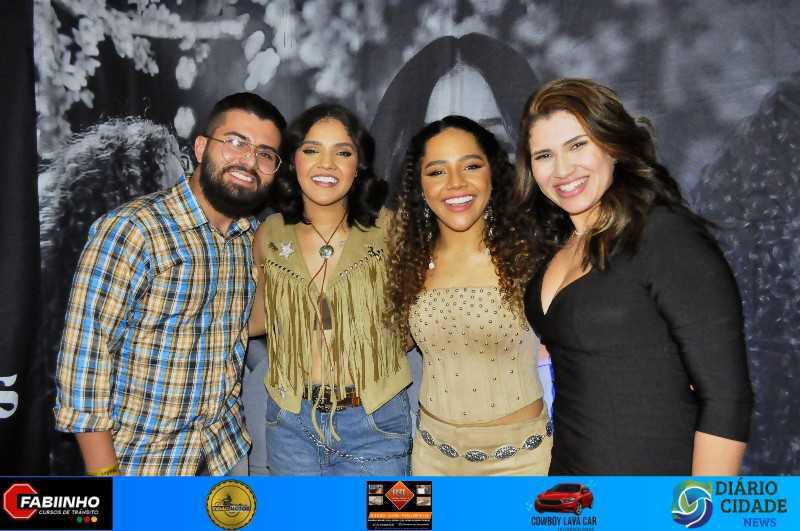 Uma Noite Inesquecível no Müller Pub com As Irmãs Cristinas!