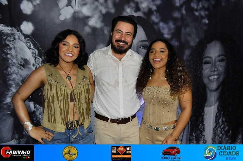 Uma Noite Inesquecível no Müller Pub com As Irmãs Cristinas!