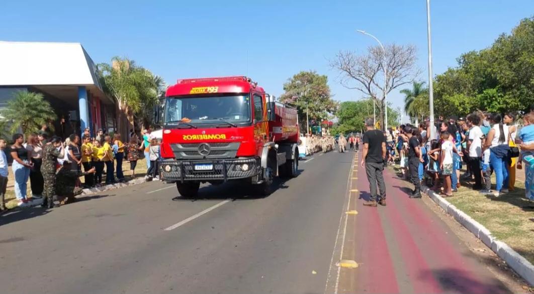 Três Lagoas celebra 7 de Setembro com desfile cívico na Lagoa Maior Três Lagoas celebra 7 de Setembro com desfile cívico na Lagoa Maior