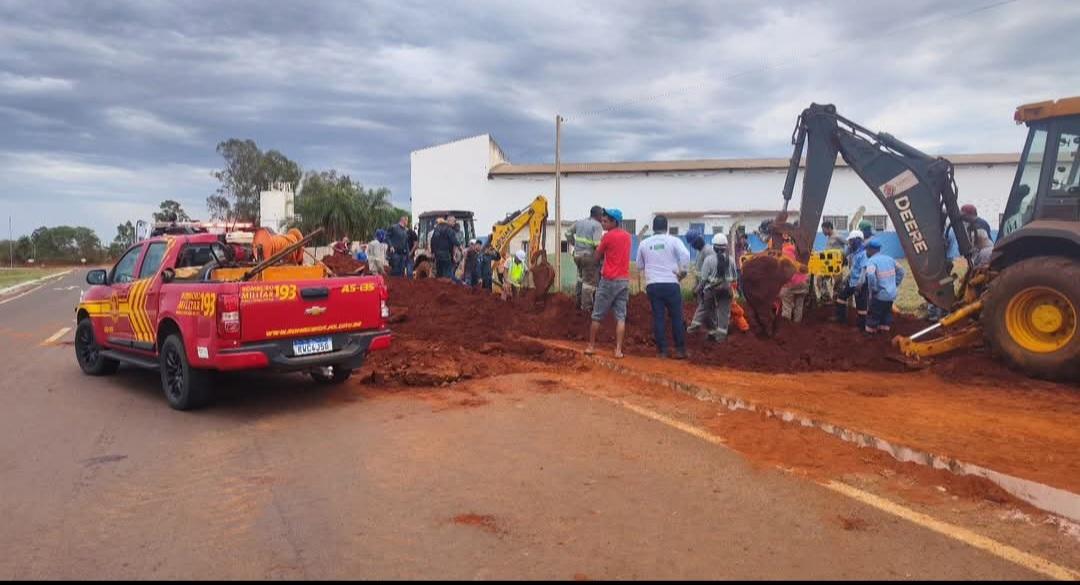 Jovem morre soterrado em obra de escavação em Selvíria Jovem morre soterrado em obra de escavação em Selvíria