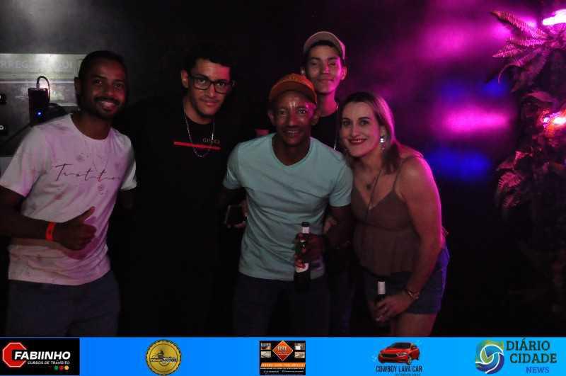 Romma Pub viveu uma noite inesquecível com Os Brutos & Funk 2000