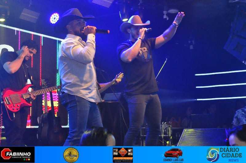 Romma Pub viveu uma noite inesquecível com Os Brutos & Funk 2000