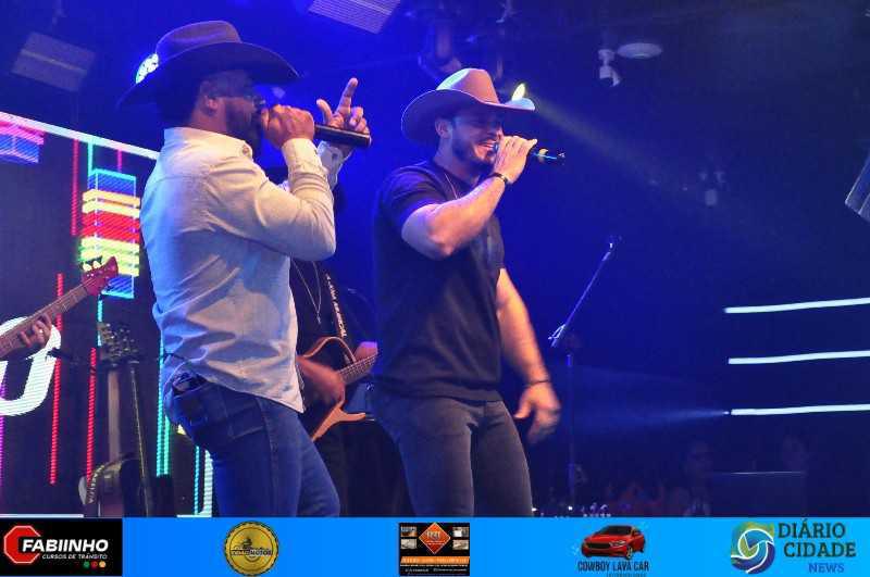 Romma Pub viveu uma noite inesquecível com Os Brutos & Funk 2000