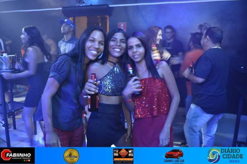 Romma Pub viveu uma noite inesquecível com Os Brutos & Funk 2000