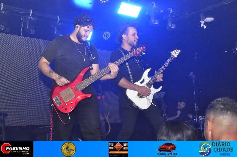 Romma Pub viveu uma noite inesquecível com Os Brutos & Funk 2000