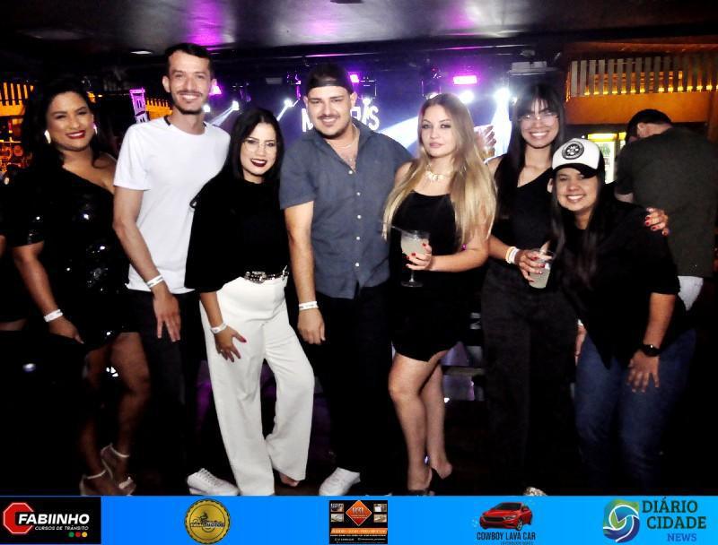 Uma Noite Inesquecível no Müller Pub 