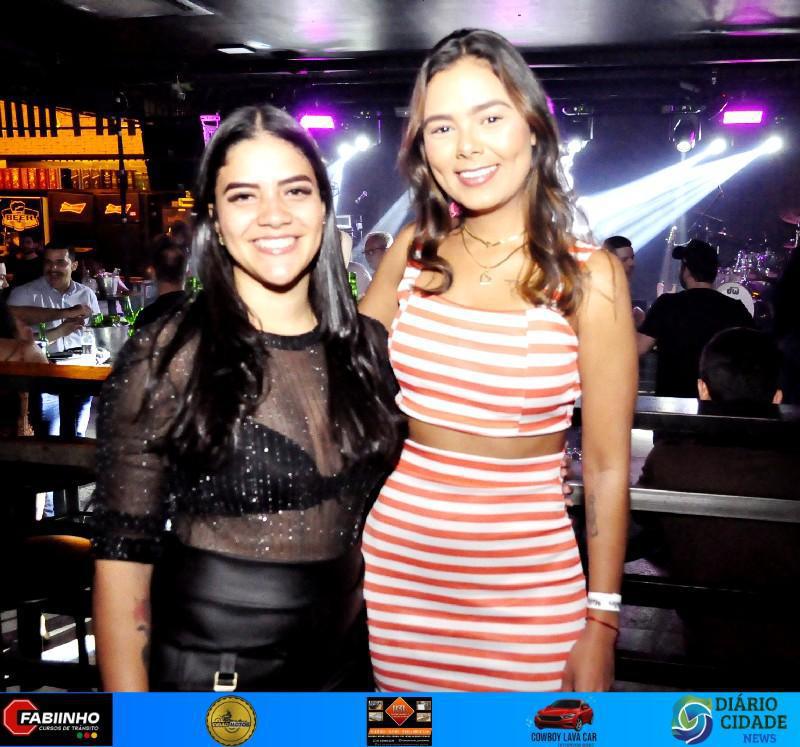 Uma Noite Inesquecível no Müller Pub Uma Noite Inesquecível no Müller Pub