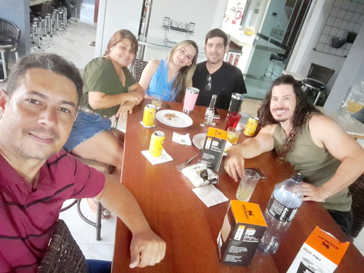 Toninha Campos realiza confraternização com colaboradores e amigos Toninha Campos realiza confraternização com colaboradores e amigos