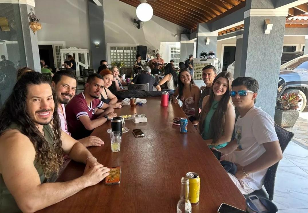 Toninha Campos realiza confraternização com colaboradores e amigos