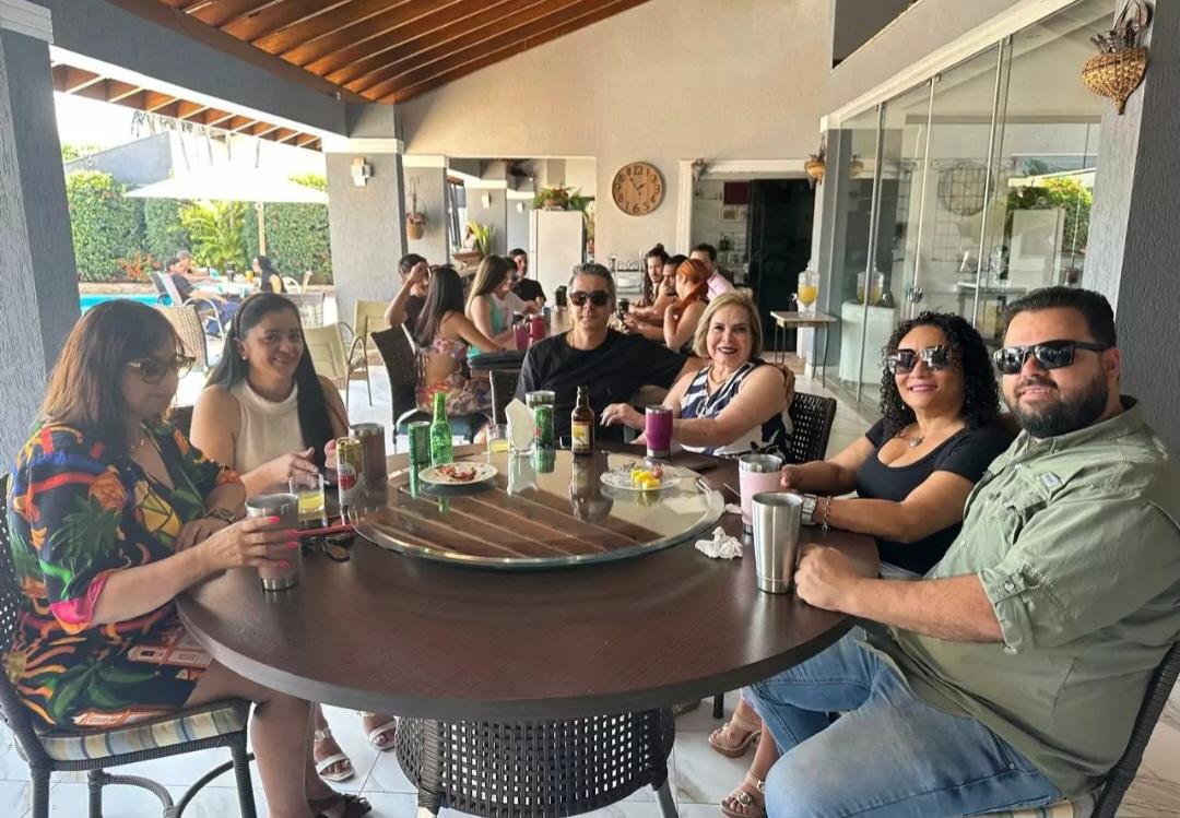 Toninha Campos realiza confraternização com colaboradores e amigos