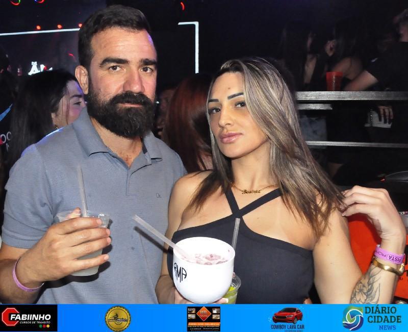 Baile da Melody agita o Romma Pub em Três Lagoas 