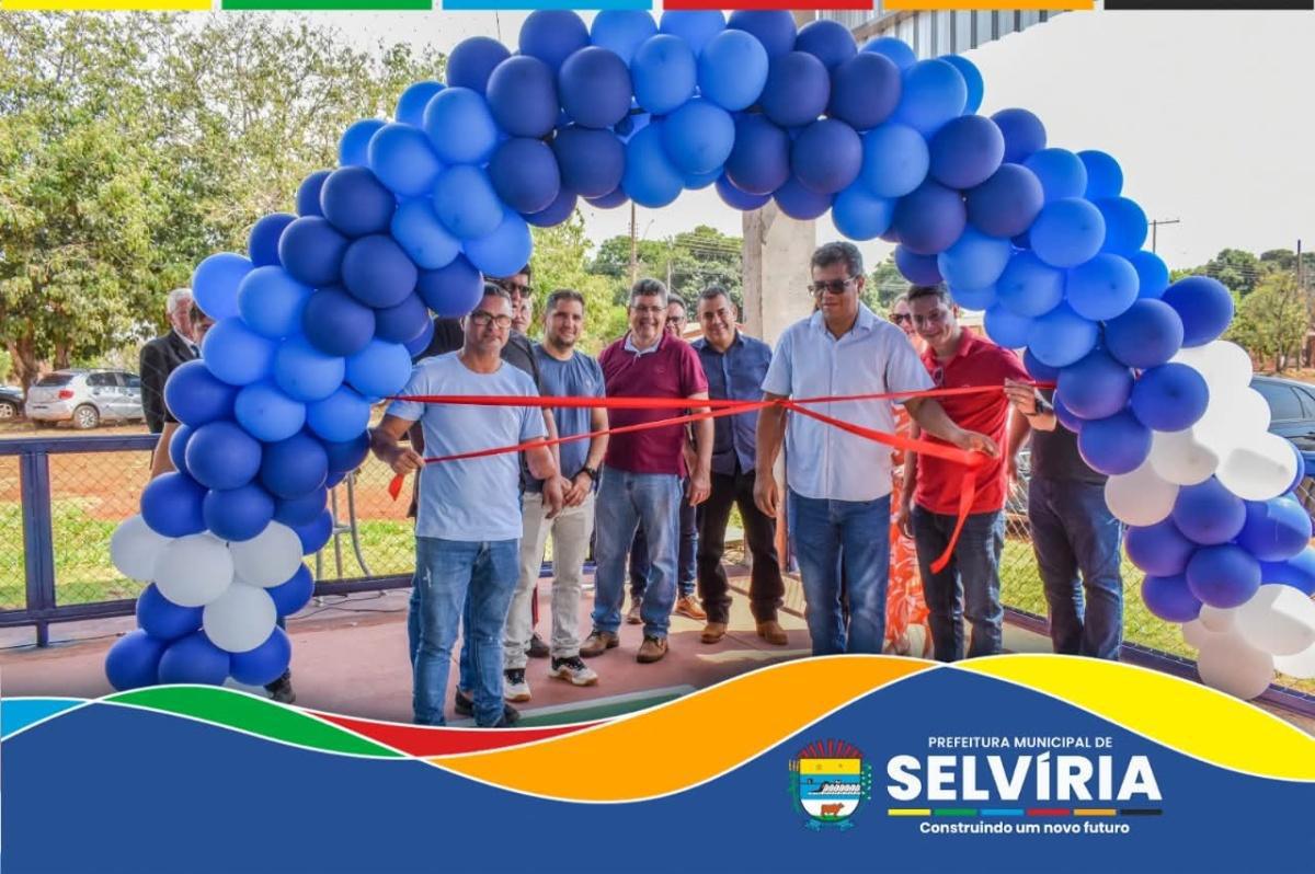 Nova quadra poliesportiva do bairro Véstia é inaugurada em Selvíria Nova quadra poliesportiva do bairro Véstia é inaugurada em Selvíria