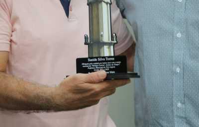 Prefeito Dr. Cassiano Maia homenageia empresário Sueide pelo zelo ao Relógio Central da Cidade Prefeito Dr. Cassiano Maia homenageia empresário Sueide pelo zelo ao Relógio Central da Cidade