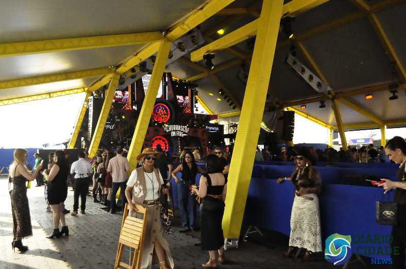 Churrasco On Fire reúne sabores, música e boa companhia em evento inesquecível!