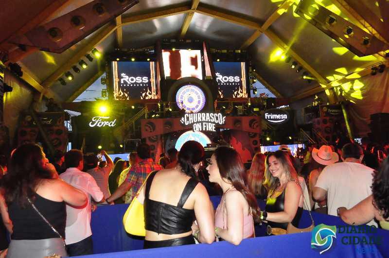 Churrasco On Fire reúne sabores, música e boa companhia em evento inesquecível!