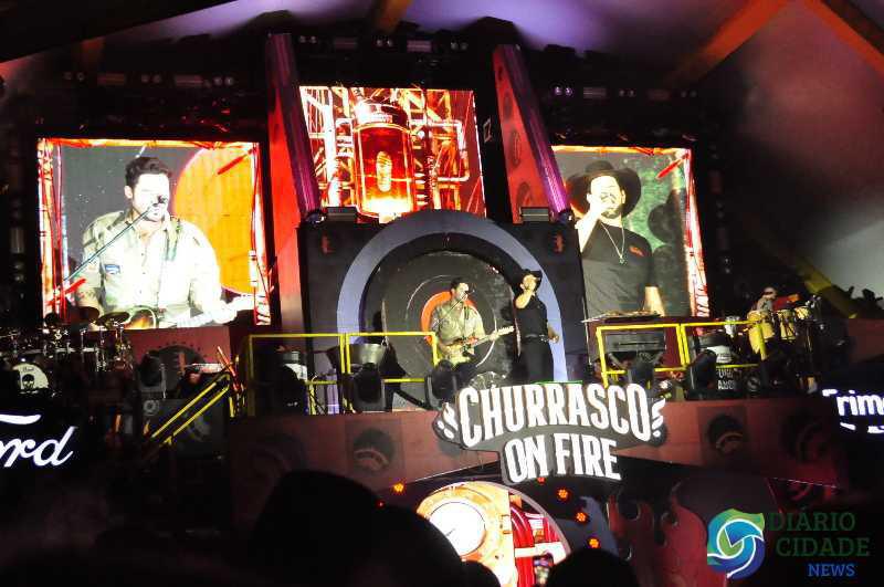 Churrasco On Fire reúne sabores, música e boa companhia em evento inesquecível!