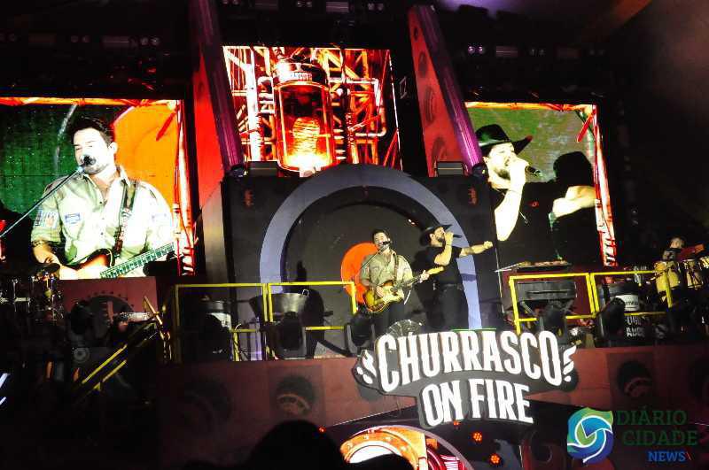 Churrasco On Fire reúne sabores, música e boa companhia em evento inesquecível!