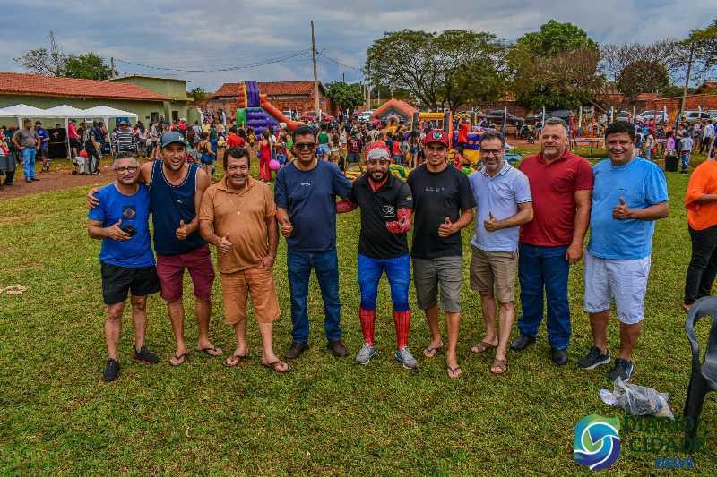 Festa reúne centenas de crianças no “Campão”