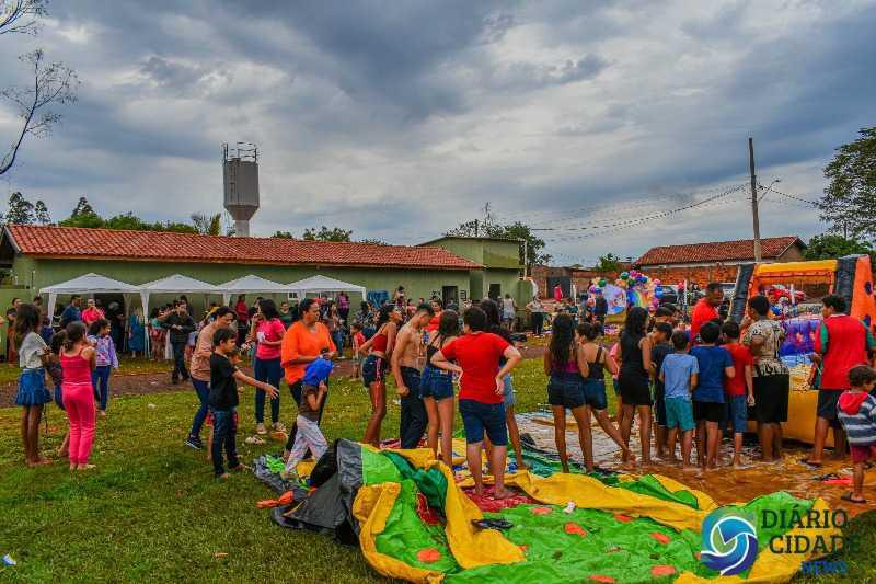 Festa reúne centenas de crianças no “Campão”